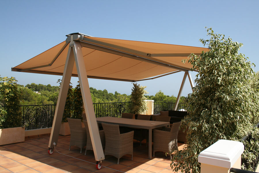 Awning on wheels